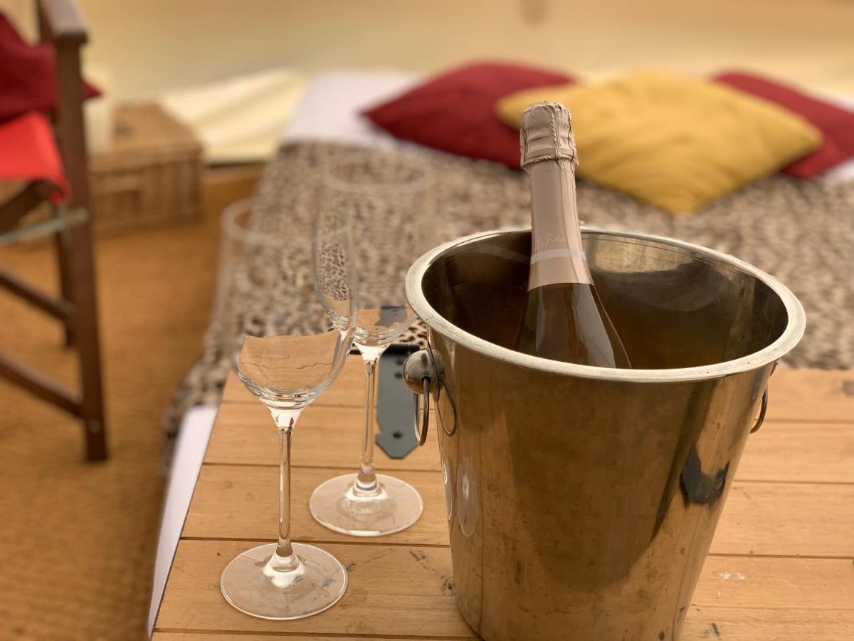 Home Farm Radnage Glamping Bell Tent 2, With Log Burner And Fire Pit Εξωτερικό φωτογραφία